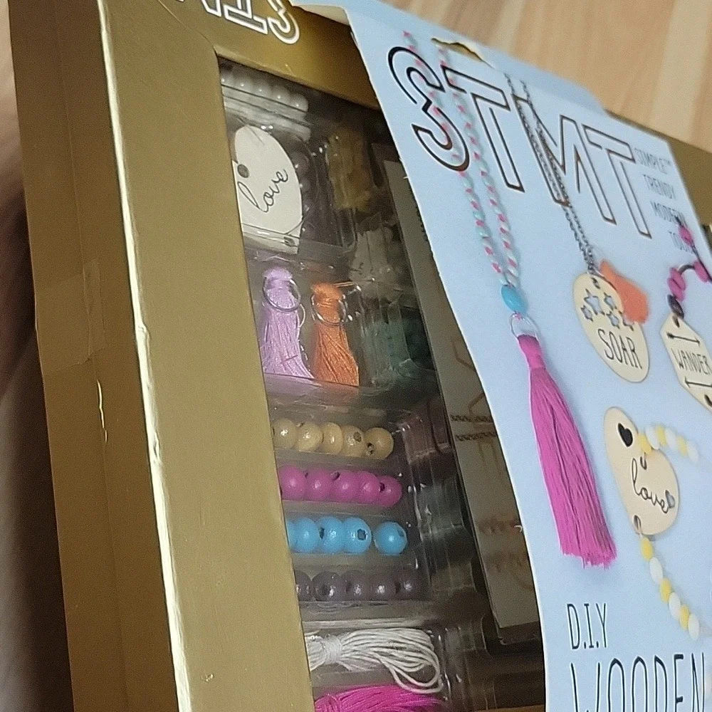 Simple Trendy Mondern Touch DIY Wooden Charm & Tassel Jewelry Kit New‎ in box